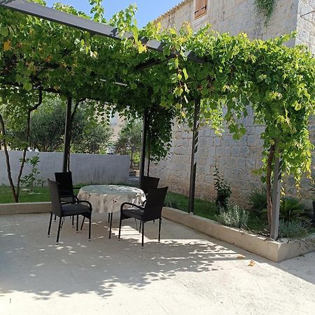 Apartmani Mara Каштела Экстерьер фото