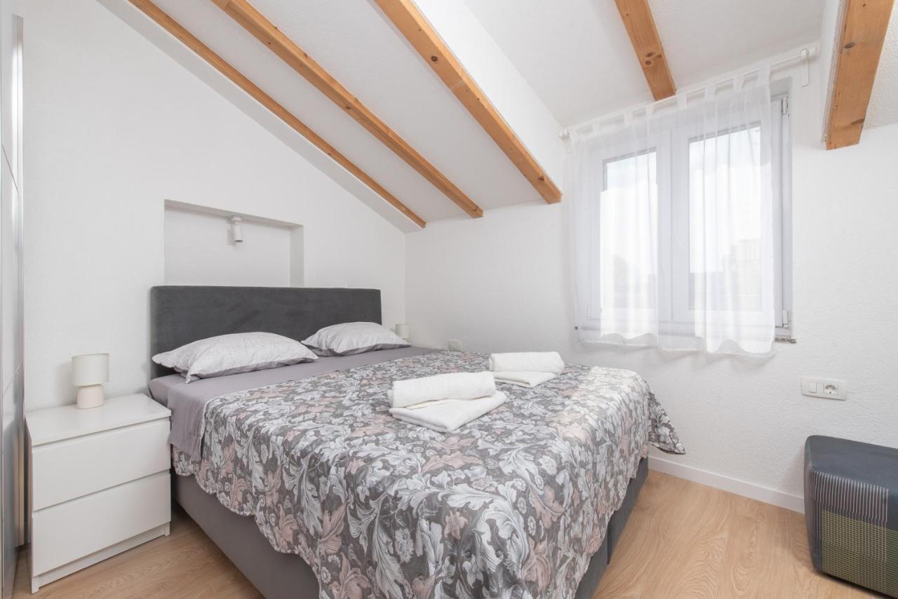 Apartmani Mara Каштела Экстерьер фото