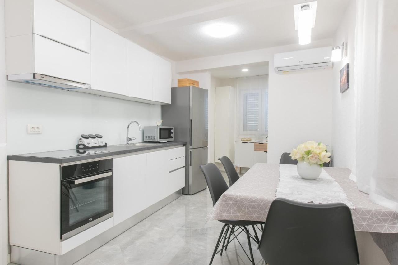 Apartmani Mara Каштела Экстерьер фото