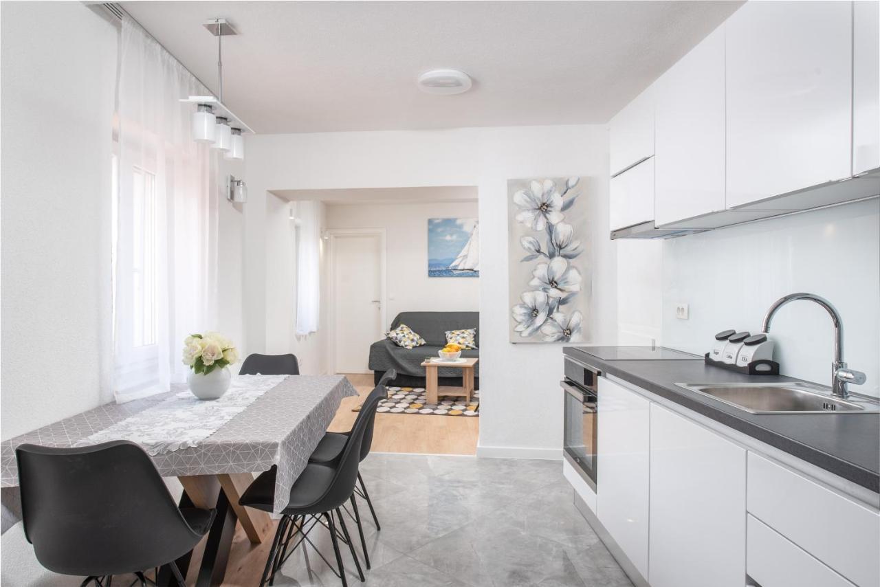 Apartmani Mara Каштела Экстерьер фото